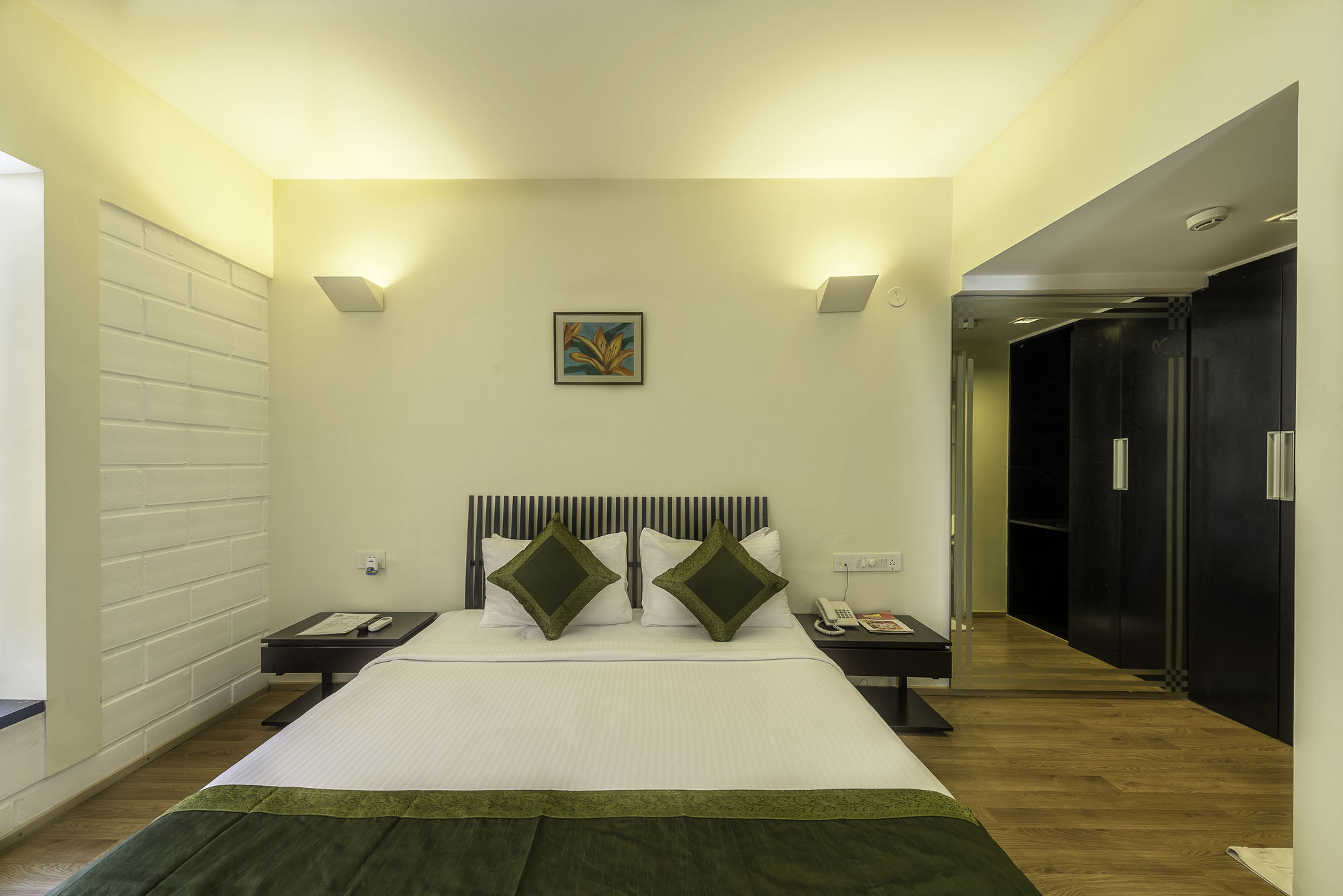 Treebo Trend Spektrum Suites Maisúr Exteriér fotografie