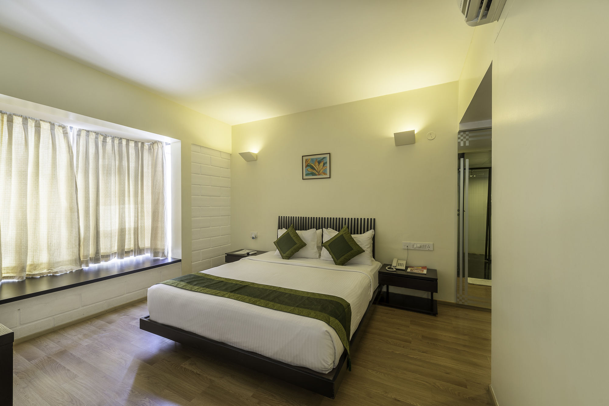 Treebo Trend Spektrum Suites Maisúr Exteriér fotografie